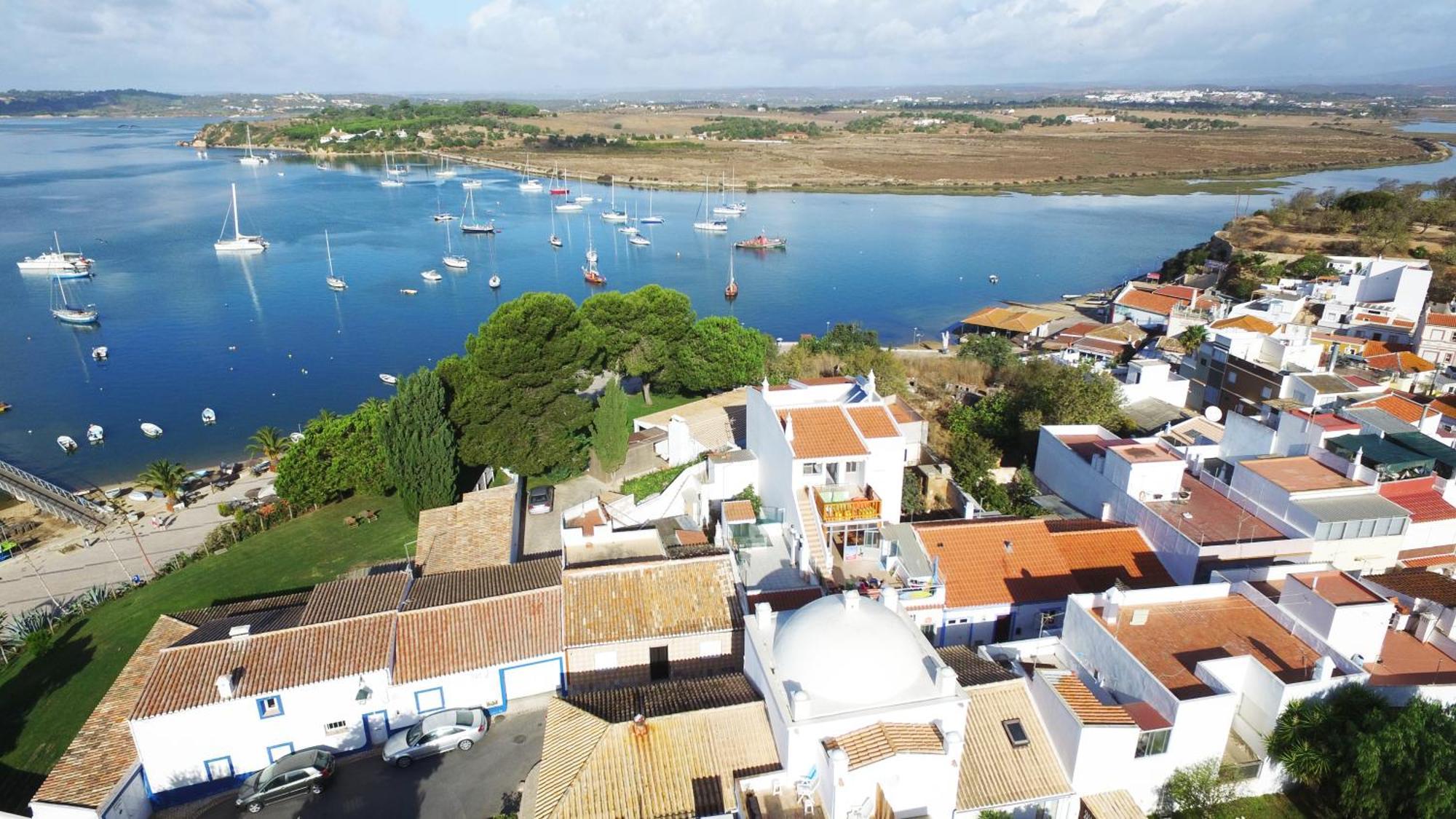 Ria Hostel Alvor ปอร์ติเมา ภายนอก รูปภาพ